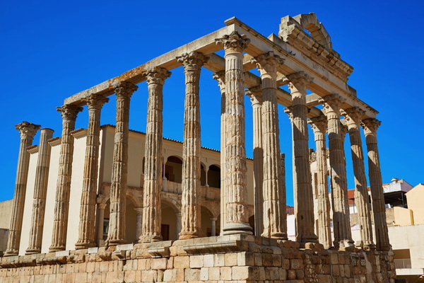 Photo of Roman ruins - Évora