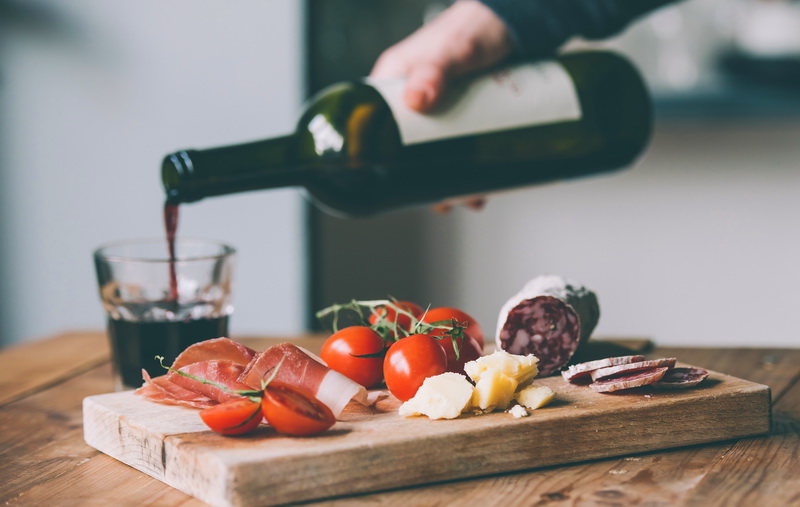 Photo of Spanish food with wine